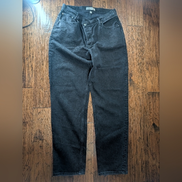 Abercrombie & Fitch The Dad High Rise Criss Cross Jeans in Black - Picture 3 of 8